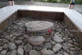 Teluk Wondama tata situs religi bukit Aitumeiri