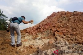 Material tanah proyek PJKA Rantauprapat-Kotapinang diragukan kualitasnya