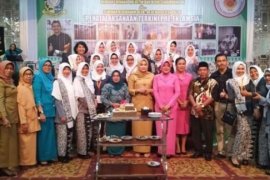 1.400 Bidan Pekanbaru gaungkan Program Kependudukan, Keluarga Berencana dan Pembangunan Keluarga