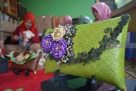 Tas Pandan Kain Perca