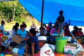 Solok Selatan dirikan tenda tampung korban gempa