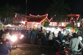 Warga Muntok siapkan aneka kue khas "lebaran Cin"