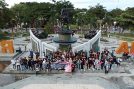 Fotografer Gorontalo Gelar Aksi "Charity For Khaira"