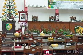 Fraksi PDIP DPRD Palangka Raya menerima empat rapaerda yang diajukan pemkot
