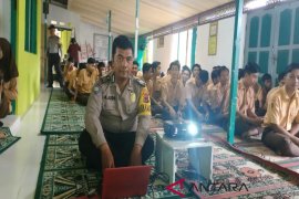 Polsek Banjarmasin Selatan sosialisasi bahaya narkoba ke pelajar