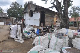 Govt targets to reduce poverty rate to nine percent
