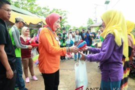 HPS dirangkai penanaman pohon dan penukaran tumbler