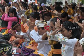 Jelang perayaan Nyepi di Palembang Page 1 Small