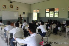 Kodim Penajam Berikan Penyuluhan Kepada Warga Dan Pelajar