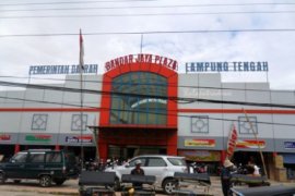 Jokowi blusukan beli mainan cucu di Pasar Bandarjaya