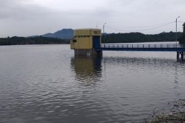 Air Waduk Pacal Bojonegoro dikeluarkan akibat penuh