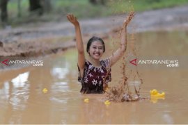 Rp1,3 miliar untuk perbaikan jalan rusak yang jadi viral di medsos