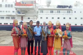 Kapal Pesiar Silver Discoverer sandar di Sabang