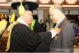 Ilham Habibie pastikan ayahanda masih jalani pengobatan