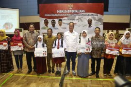 BNI Lumajang salurkan bansos PKH dan BPNT Rp64,2 miliar