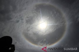 FENOMENA CINCIN MATAHARI DI ACEH