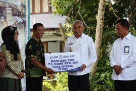 Bank BPD DIY salurkan CSR kepada Kampung Flory