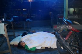 Trauma dengan ledakan bom, warga Sibolga tidur di luar rumah