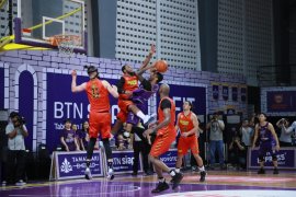 CLS Knights menang dramatis di laga kandang terakhir