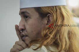 Bahar Smith : Sampaikan ke Jokowi, tunggu saya keluar