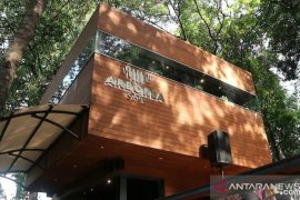 Sensasi ngopi di hutan megapolitan