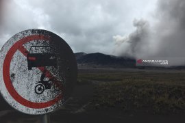 Abu Gunung Bromo tak pengaruhi penerbangan di Bandara Juanda