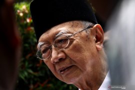 Gus Sholah tutup usia