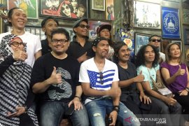 Slank dan 100 artis rilis video klip #barengjokowi