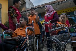 Yulianti pahlawan bagi anak "luar biasa".