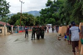 Walhi Papua buka pos sumbangan bagi korban banjir Jayapura