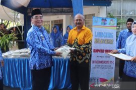 Bupati HSS instruksikan para pejabat beli beras sehat produksi lokal