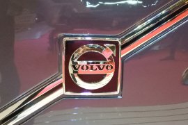 Volvo rilis produk bus B11R-B8R untuk segmen komersial