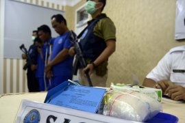 Penyelundupan sekilo sabu-sabu di Bandara SSK II gagal