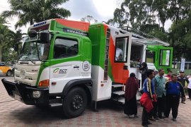 "Humanity Food Truck" bagikan 1.000 paket makanan gratis di Semarang