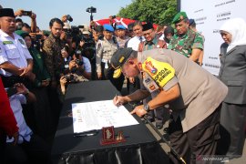 Forkopimda beserta pimpinan partai di Jatim deklarasi pemilu damai