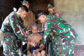 Tim TMMD ke - 104 beri layanan kesehatan gratis