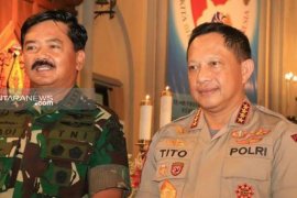 Panglima TNI dan Kapolri tiba di Jayapura