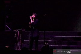Bawakan "Kau Adalah", Isyana Sarasvati buka konser Boyzone
