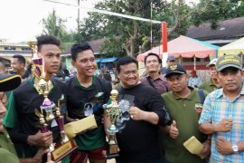 Bupati Labura beri bonus kepada juara bola voli