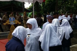 Gubernur Jatim tinjau pelaksanaan UNBK SMK di Banyuwangi (Video)