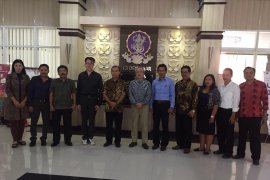 ISI Denpasar terima sumbangan alat musik dari Jepang dan Jerman