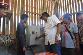 Bupati Sintang resmikan PLTMH Semandak Bersinar