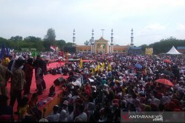 Vidio - Puluhan ribu pendukung padati kampanye Jokowi di Dumai