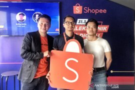 Gading Marten dan Aditya Kuncoro bagikan tips memotret praktis