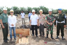 Gubernur Babel minta PT Putera Bangka Tani terima TBS masyarakat