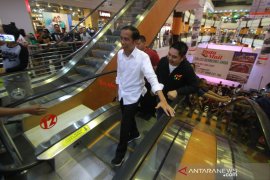 Capres Jokowi Kunjungi Mall