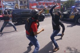 Polisi tangkap "perusuh" saat simulasi Sispamkota di Tulungagung