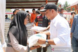 Pemkab Labuhanbatu salurkan bantuan bencana alam