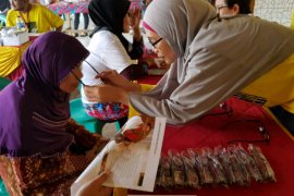 Alumni UI-Projo sebarkan kebaikan dengan kegiatan  bakti sosial