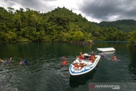 Wisata danau dikelola Bumdes Page 1 Small